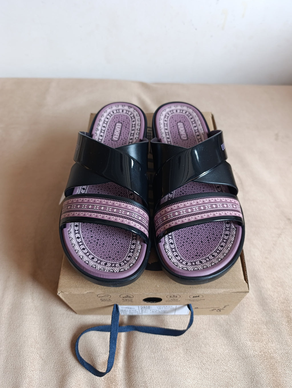 Sandales Femme LUOFU – Noir & Motif Ethnique Mauve